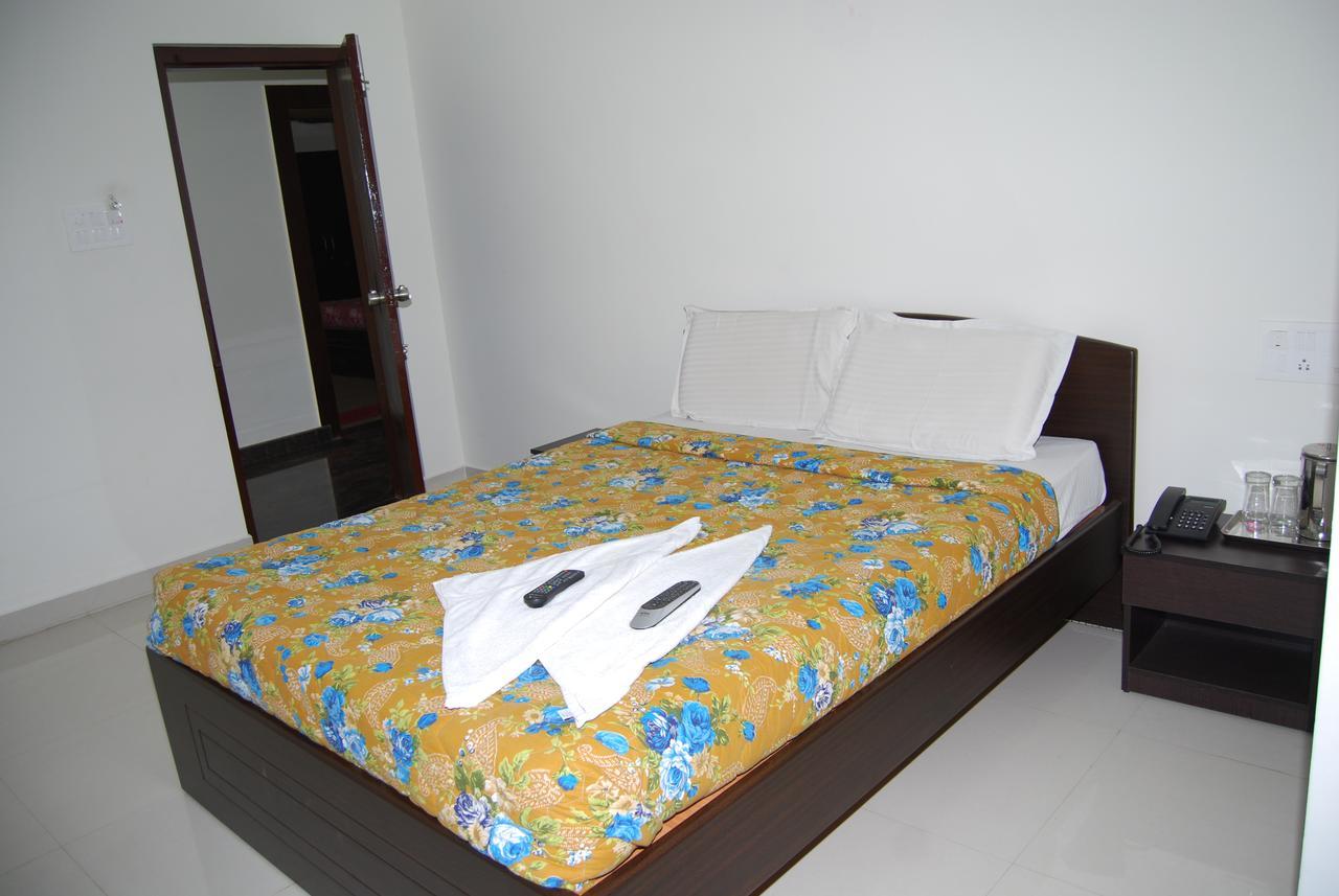 Pratham Residency Hotel Mysore Esterno foto